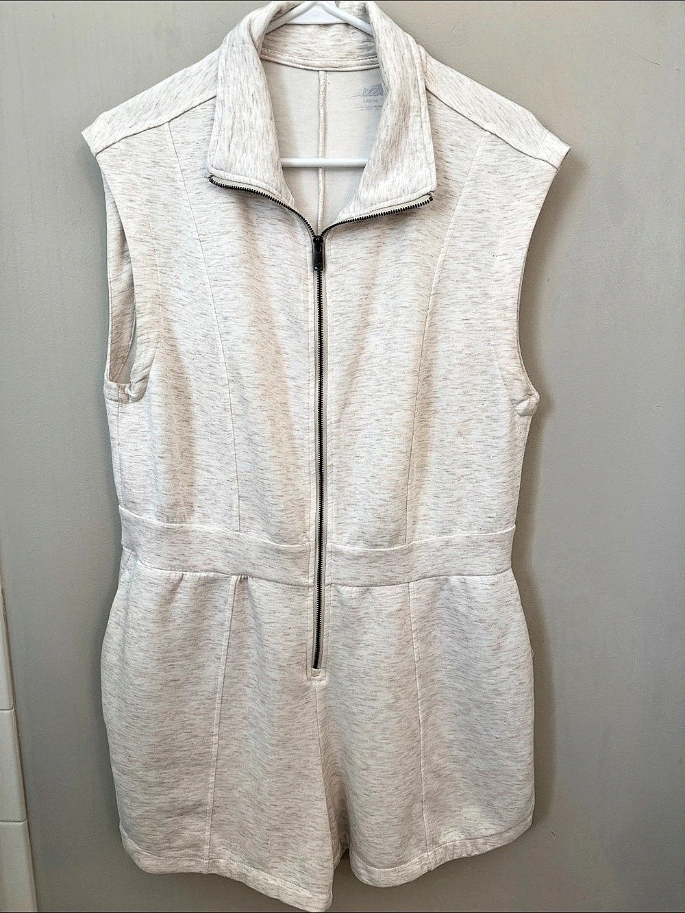 Avia Women's creek Romper Size 12-14 Like New